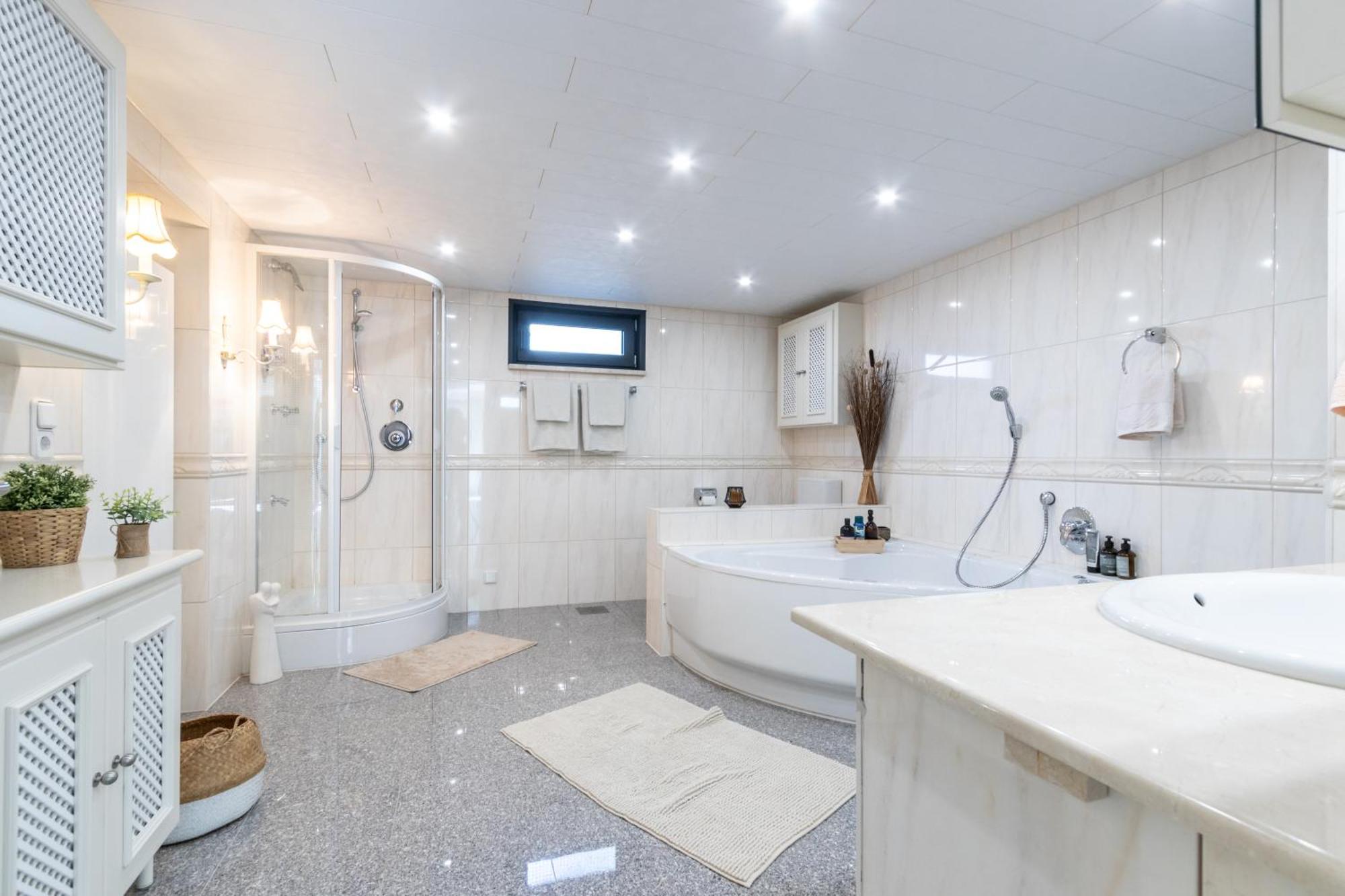 Eifelbergversteck Grosse Und Moderne Einliegerwohnung In Mayen Bagian luar foto
